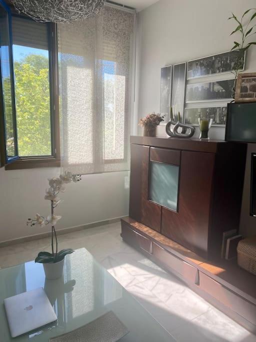 Fibes Con Piscina Y Parking Gratis Apartamento Sevilla Este Exterior photo